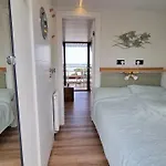 Hausboot Aava بوتيل شلسفيغ