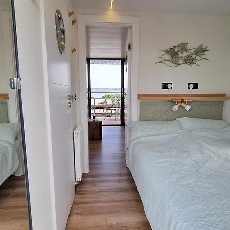Hausboot Aava Bateau-hôtel Schleswig