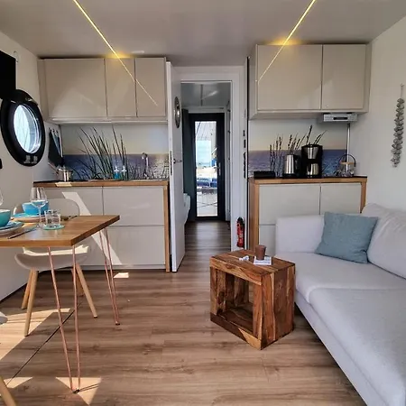 بوتيل Hausboot Aava شلسفيغ