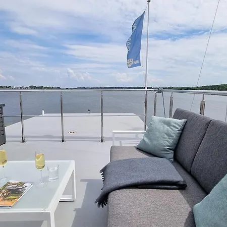 Hausboot Aava