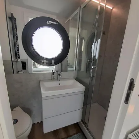 Hausboot Aava *