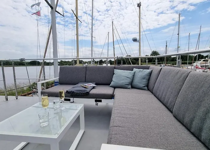 Úszó hotel Hausboot Aava Schleswig