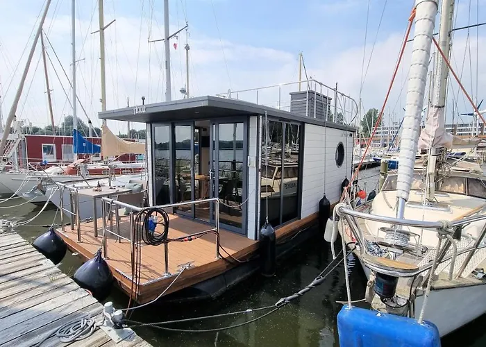 Hausboot Aava Båthotell *