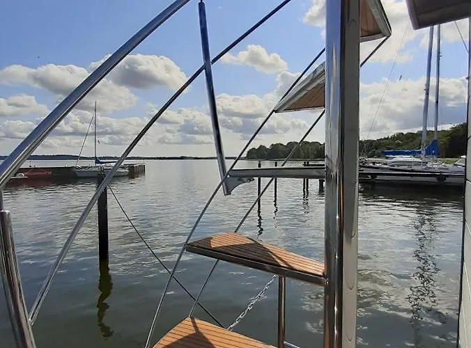 Hausboot Aava *
